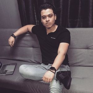 Meet your Posher, Manuel